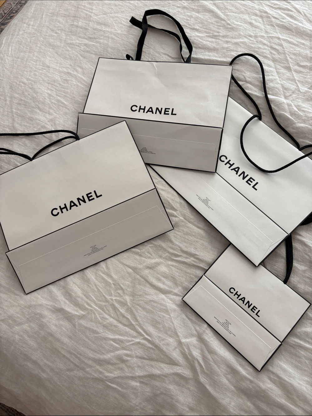 Chanel Shopping bags w ribbon - Picture 3 of 3